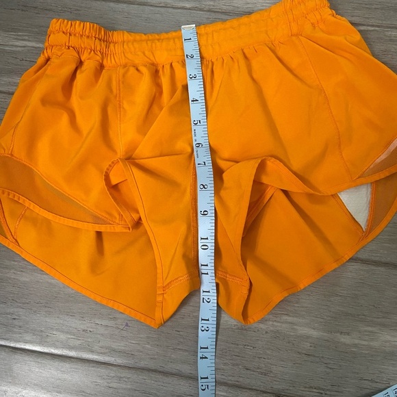 Lululemon Hotty Hot Short II *2.5"
Vivid Amber Sz 8 - Picture 5 of 12